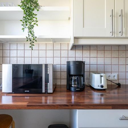 Two Bedrooms - 85 Squaremeters - 4 Min To U6 Dresdner Str Bécs Kültér fotó