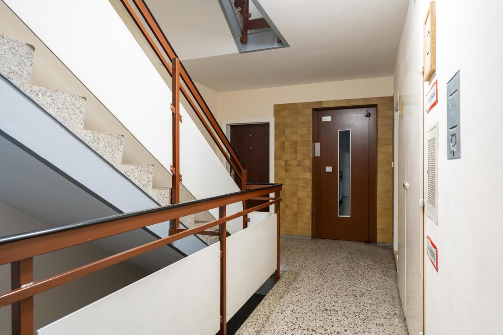 Two Bedrooms - 85 Squaremeters - 4 Min To U6 Dresdner Str Bécs Kültér fotó