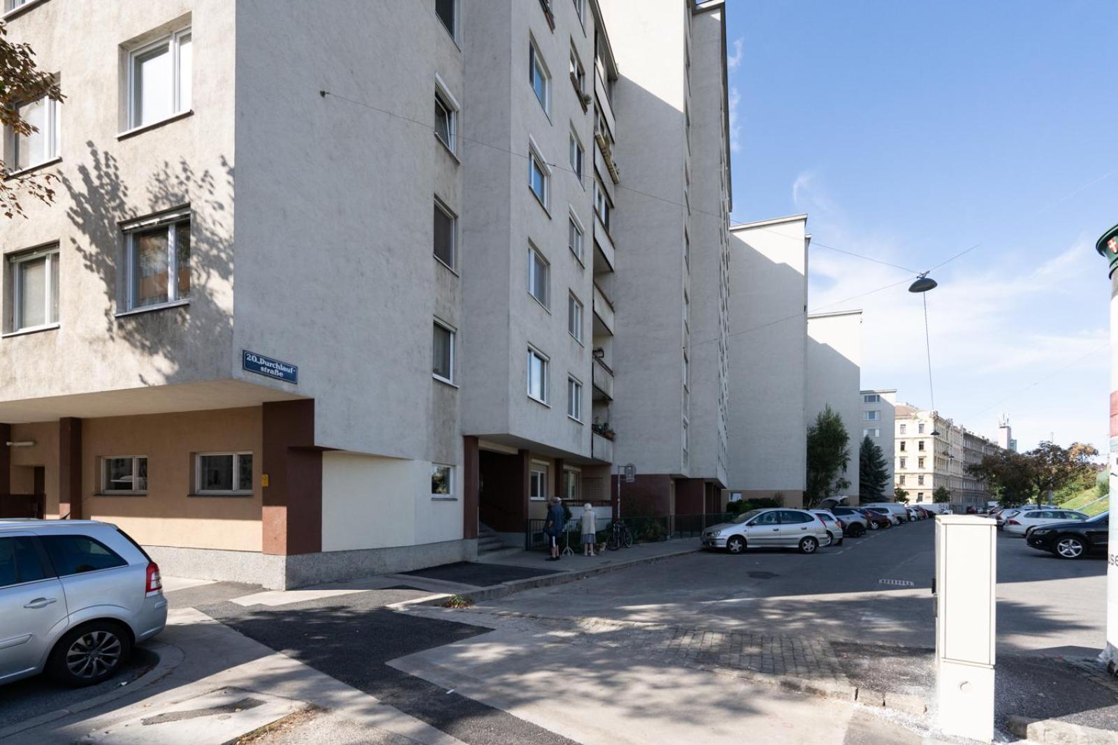 Two Bedrooms - 85 Squaremeters - 4 Min To U6 Dresdner Str Bécs Kültér fotó