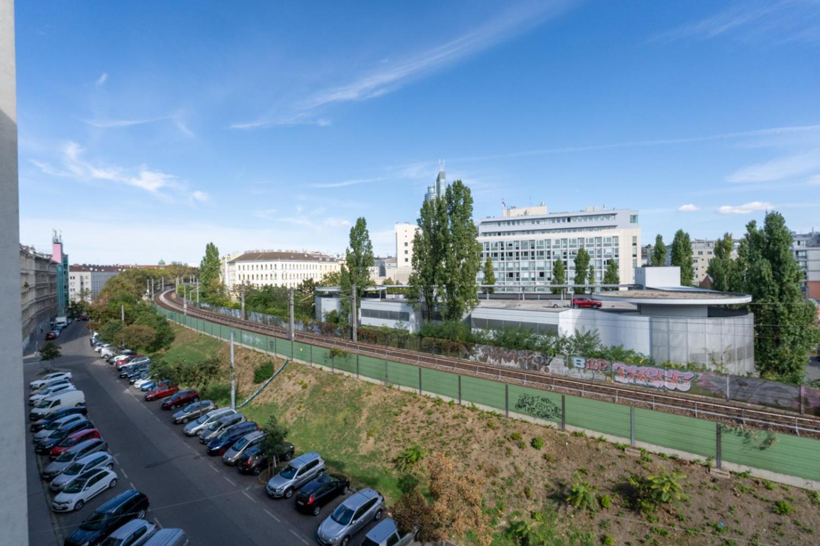 Two Bedrooms - 85 Squaremeters - 4 Min To U6 Dresdner Str Bécs Kültér fotó