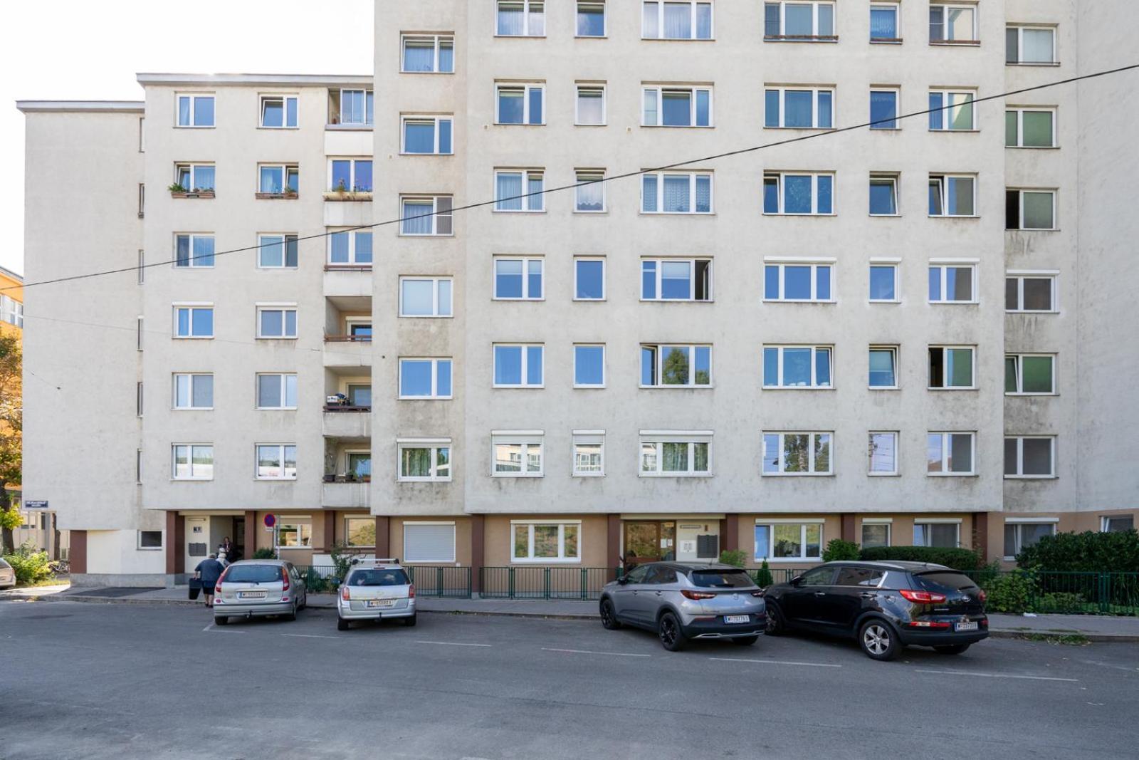 Two Bedrooms - 85 Squaremeters - 4 Min To U6 Dresdner Str Bécs Kültér fotó