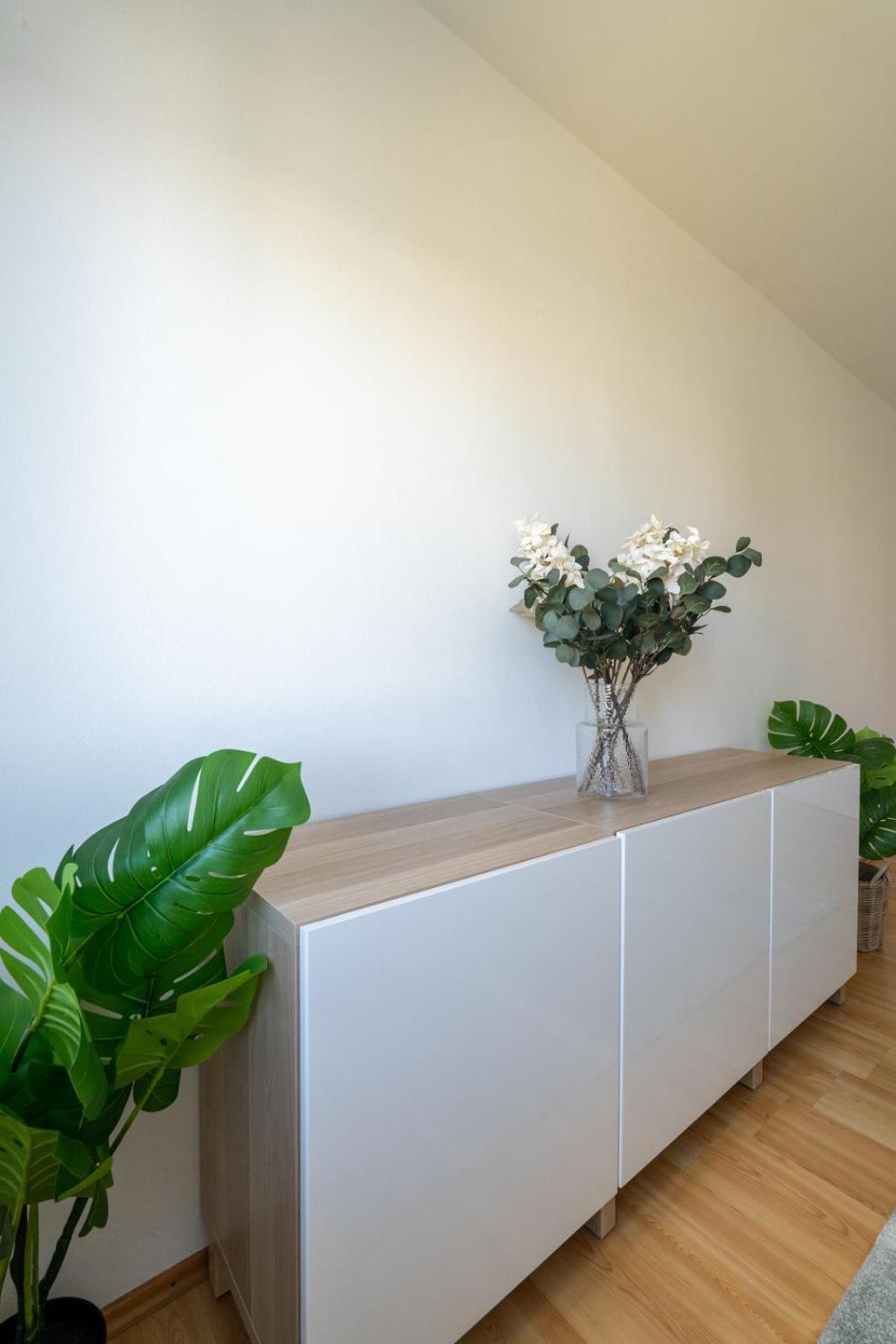 Two Bedrooms - 85 Squaremeters - 4 Min To U6 Dresdner Str Bécs Kültér fotó