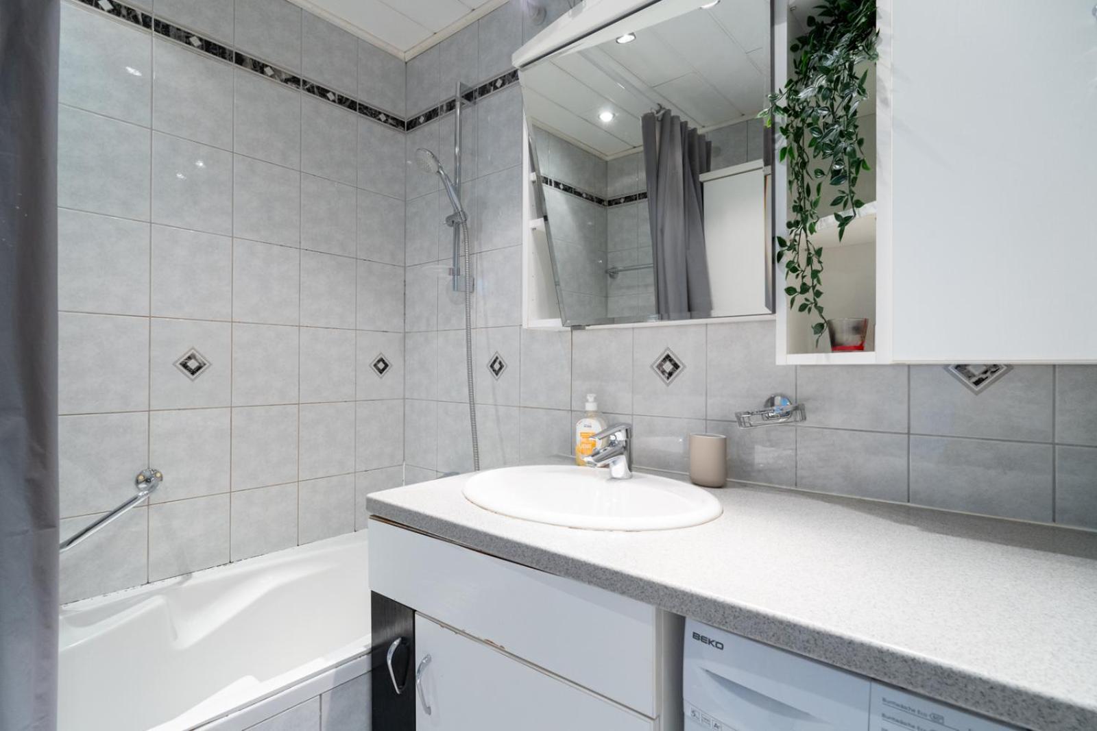 Two Bedrooms - 85 Squaremeters - 4 Min To U6 Dresdner Str Bécs Kültér fotó