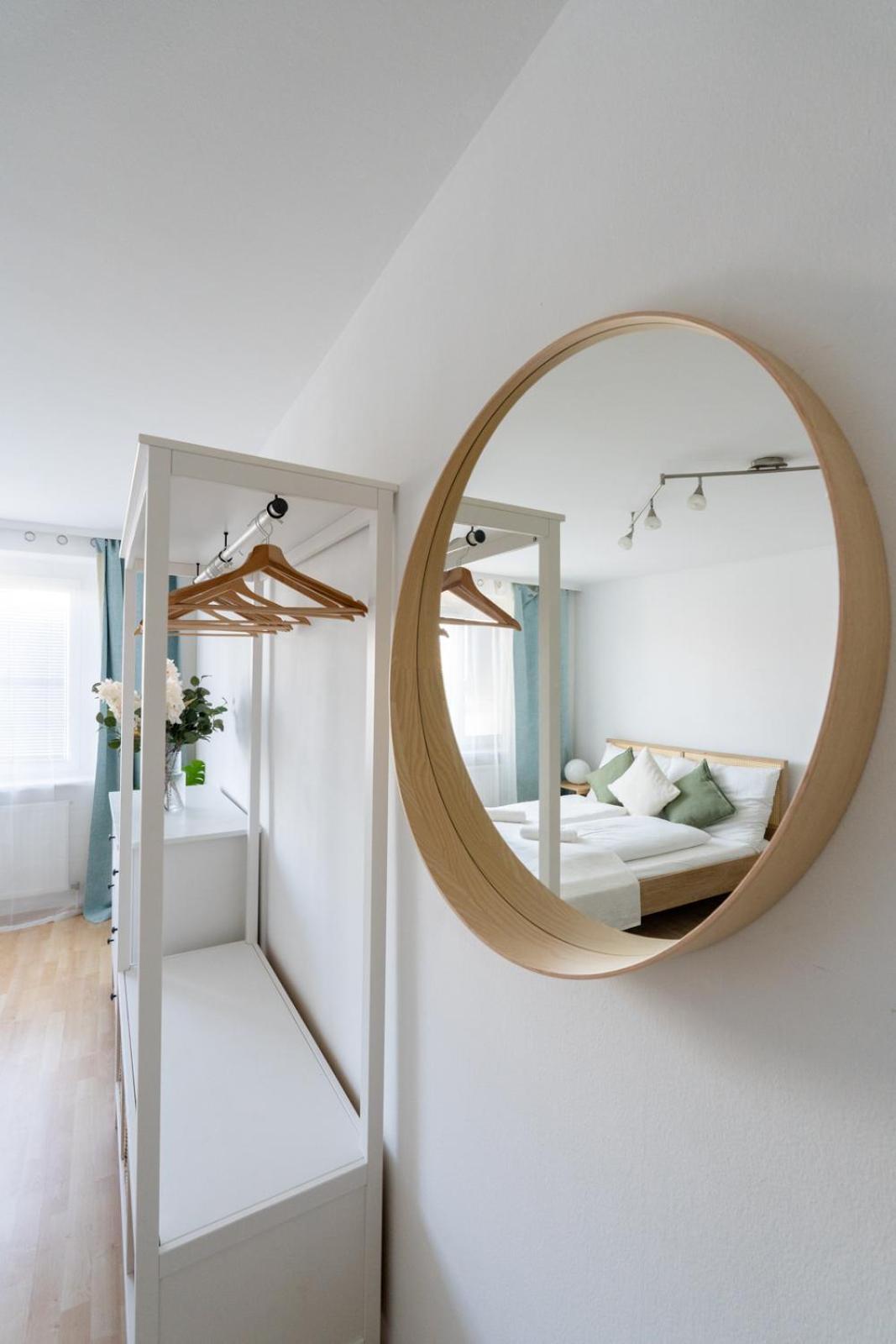 Two Bedrooms - 85 Squaremeters - 4 Min To U6 Dresdner Str Bécs Kültér fotó