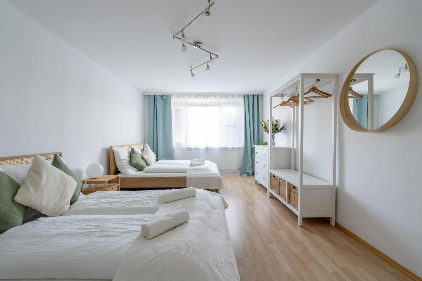 Two Bedrooms - 85 Squaremeters - 4 Min To U6 Dresdner Str Bécs Kültér fotó