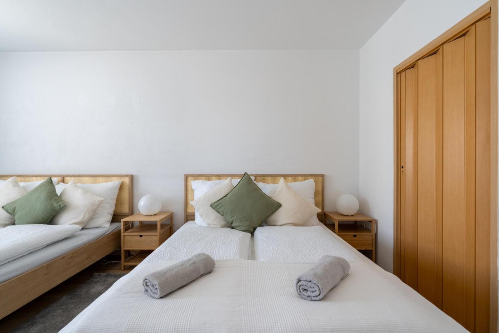 Two Bedrooms - 85 Squaremeters - 4 Min To U6 Dresdner Str Bécs Kültér fotó