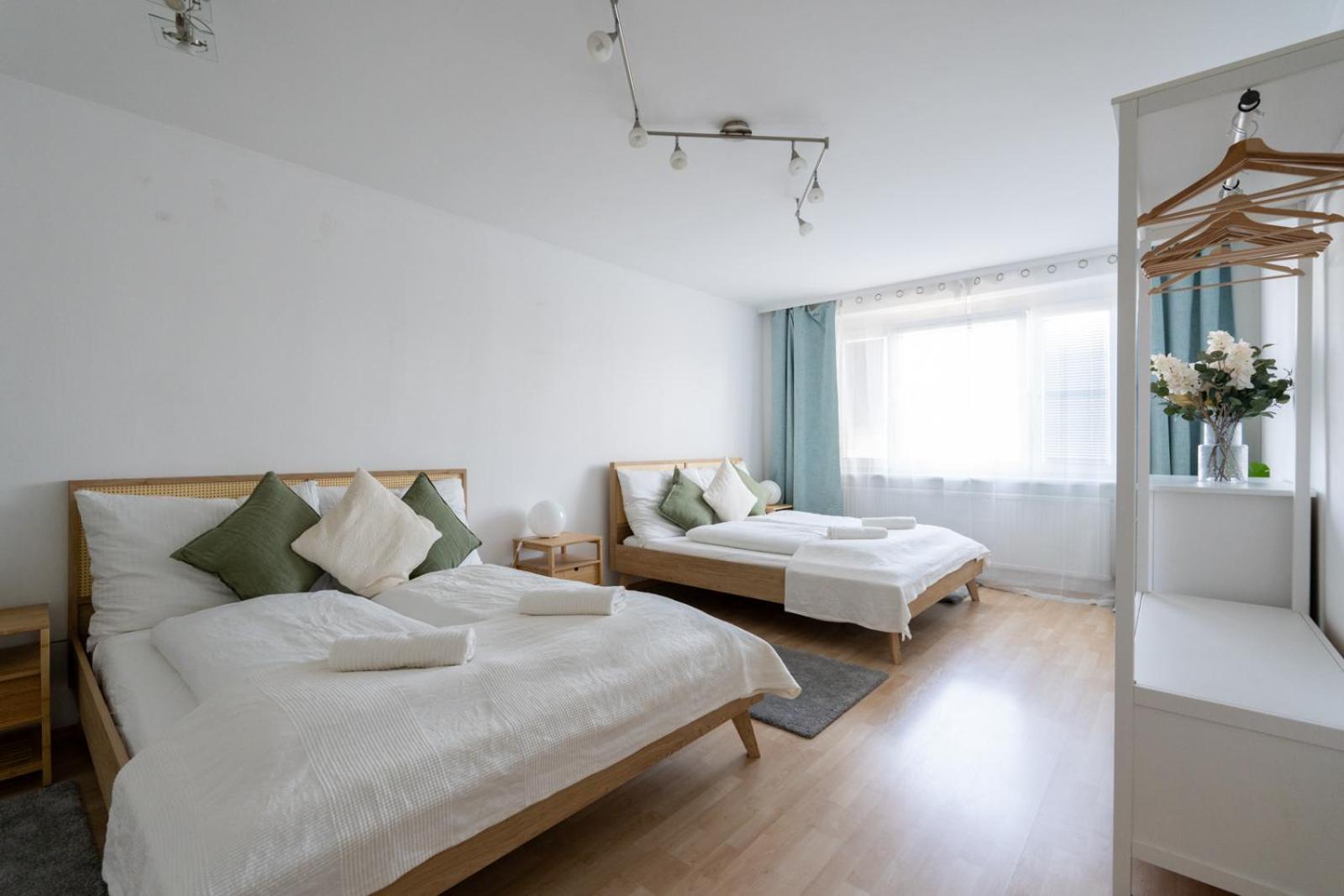 Two Bedrooms - 85 Squaremeters - 4 Min To U6 Dresdner Str Bécs Kültér fotó