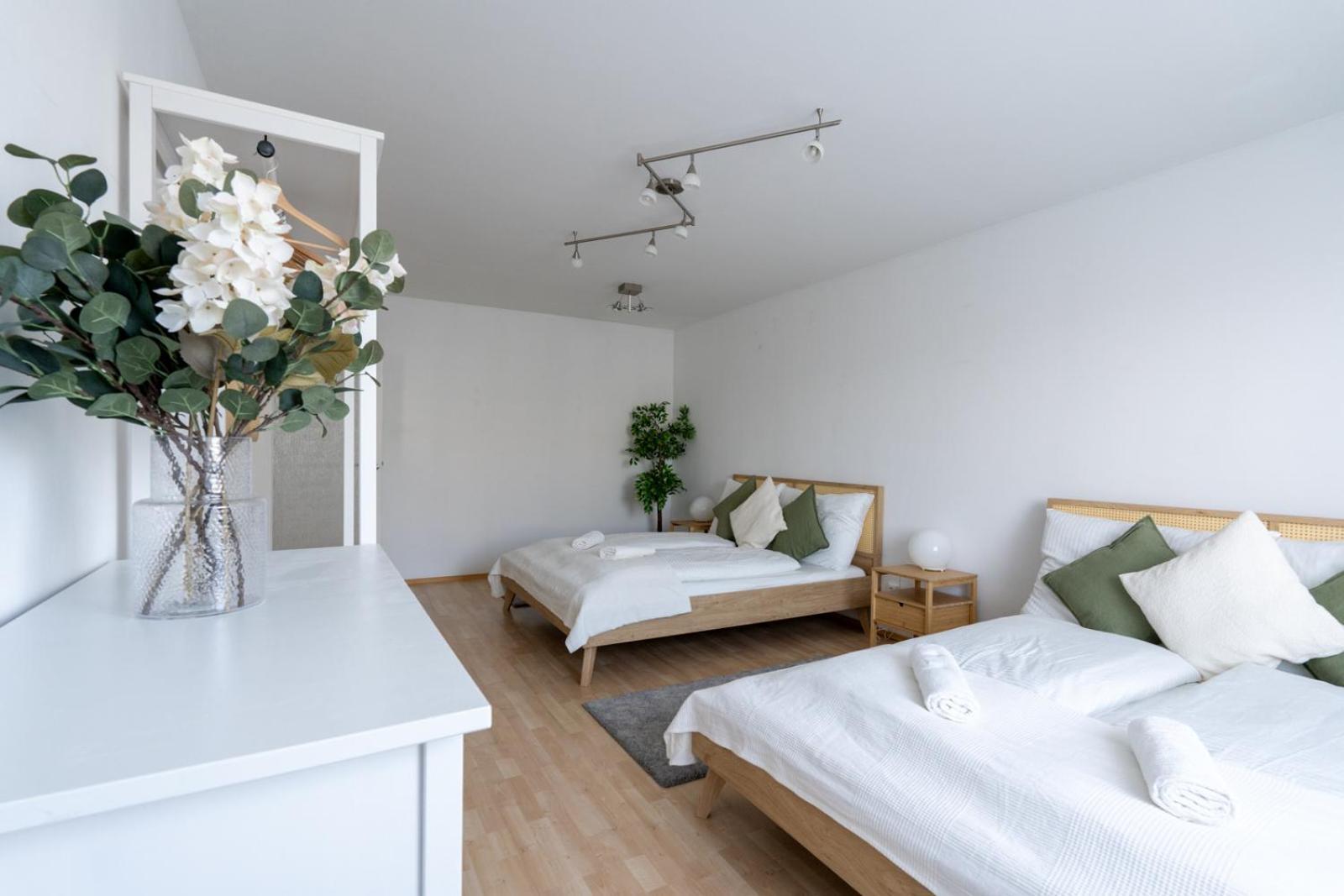 Two Bedrooms - 85 Squaremeters - 4 Min To U6 Dresdner Str Bécs Kültér fotó