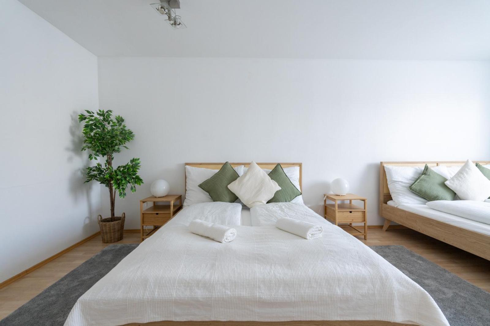 Two Bedrooms - 85 Squaremeters - 4 Min To U6 Dresdner Str Bécs Kültér fotó